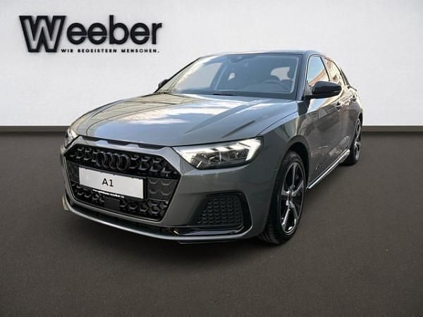 Grau (chronosgrau metallic / schwarz) Neu 2025 Audi A1 Sportback Advanced Kleinwagen | 27.971 € (Fairer Preis) - Bild 1/4
