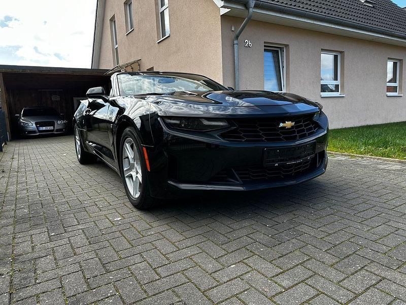 Usado Chevrolet Camaro 328 HP (241 kW) 2018 Preto Cabrios