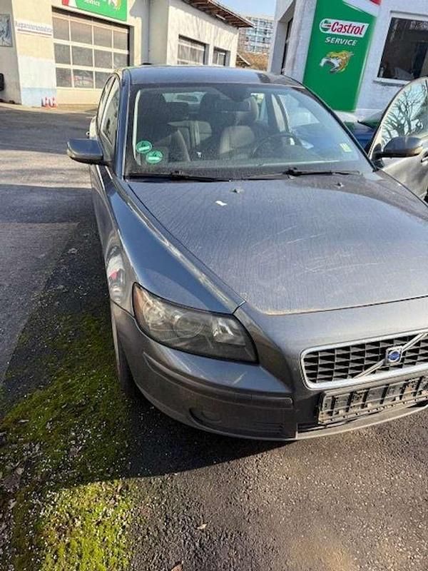 Gebraucht Volvo S40 Kinetic 140 PS (102 kW) 2005 Titanium grey pearl / metallic Limousine