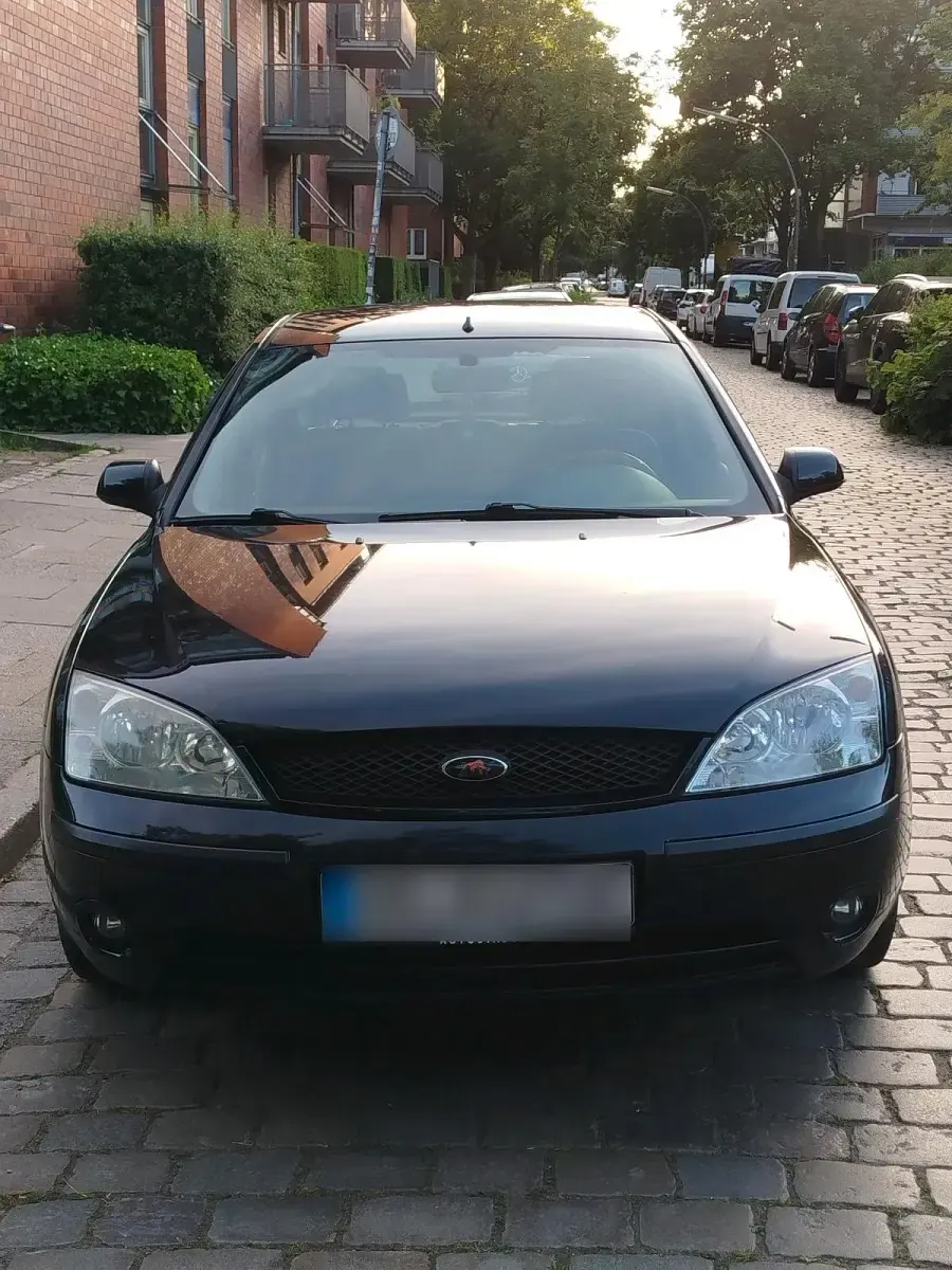 Gebraucht Ford Mondeo 125 PS (91 kW) 2003 Schwarz Limousine