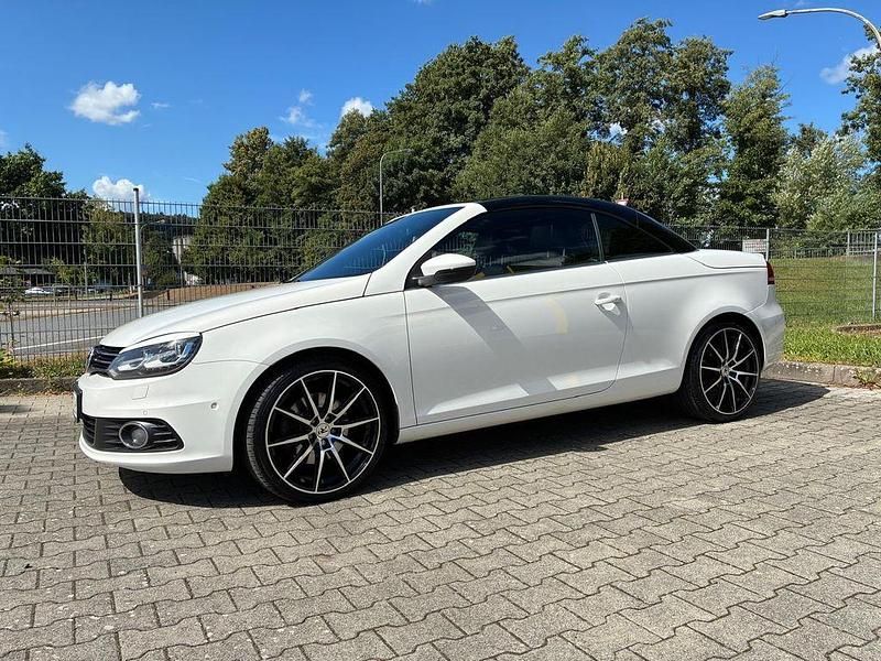 Weiß Gebraucht 2011 VW Eos Exclusive Cabrio | 13.000 € (Teuer) - Bild 1/4