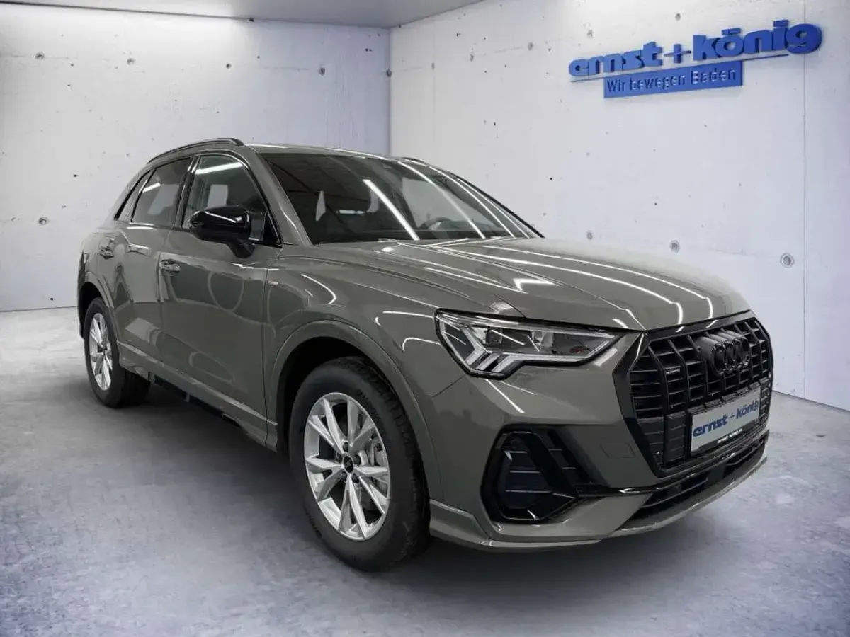 Neu Audi Q3 S-Line 190 PS (139 kW) 2025 Grau SUV