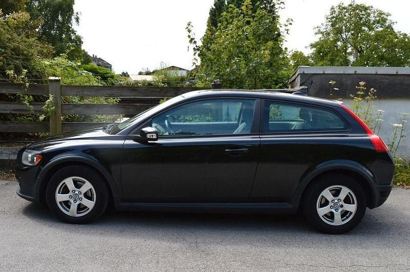 Schwarz Gebraucht 2008 Volvo C30 Momentum Kleinwagen | 1.999 € (Fairer Preis) - Bild 1/4
