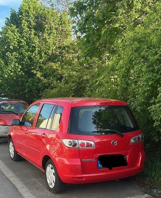 Rot Gebraucht 2006 Mazda 2 Kleinwagen | 1.000 € (Fairer Preis) - Bild 1/4
