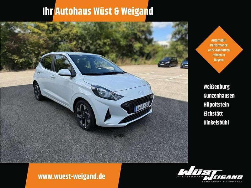 Atlas white / sol Neu 2025 Hyundai i10 Trend Kleinwagen | 16.999 € (Fairer Preis) - Bild 1/4