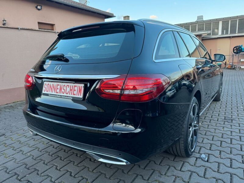 Gebraucht Mercedes C300e 194 PS (142 kW) 2020 Schwarz Limousine