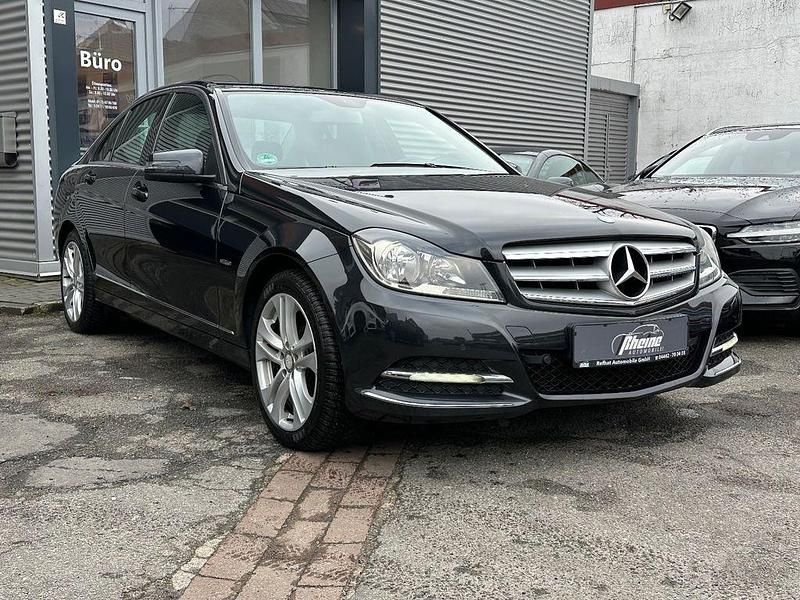 Gebraucht Mercedes C180 156 PS (114 kW) 2011 Schwarz Limousine