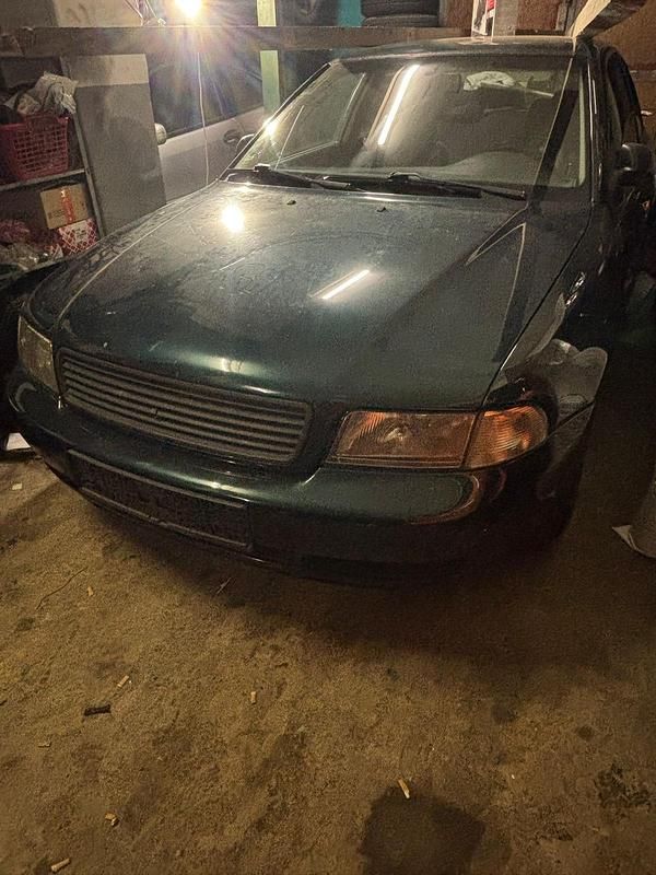 Usata Audi A4 101 CV (74 kW) 1995 Verde Berlina