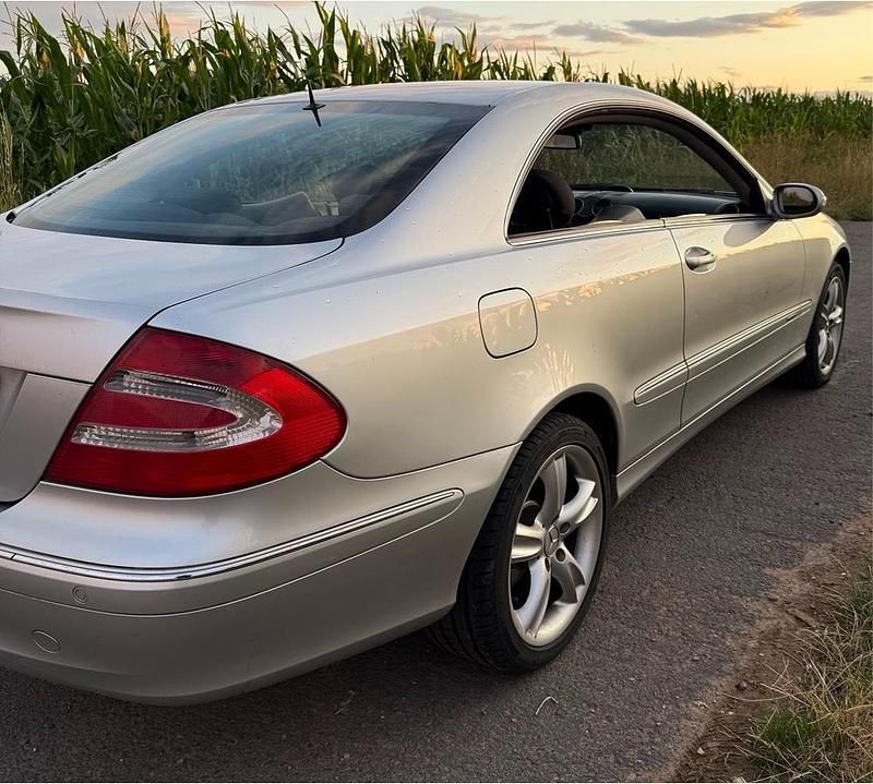 Silber Gebraucht 2002 Mercedes CLK240 Coupé | 2.599 € (Fairer Preis) - Bild 1/4