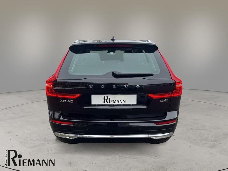 Gebraucht Volvo XC60 Plus 197 PS (144 kW) 2022 Schwarz SUV