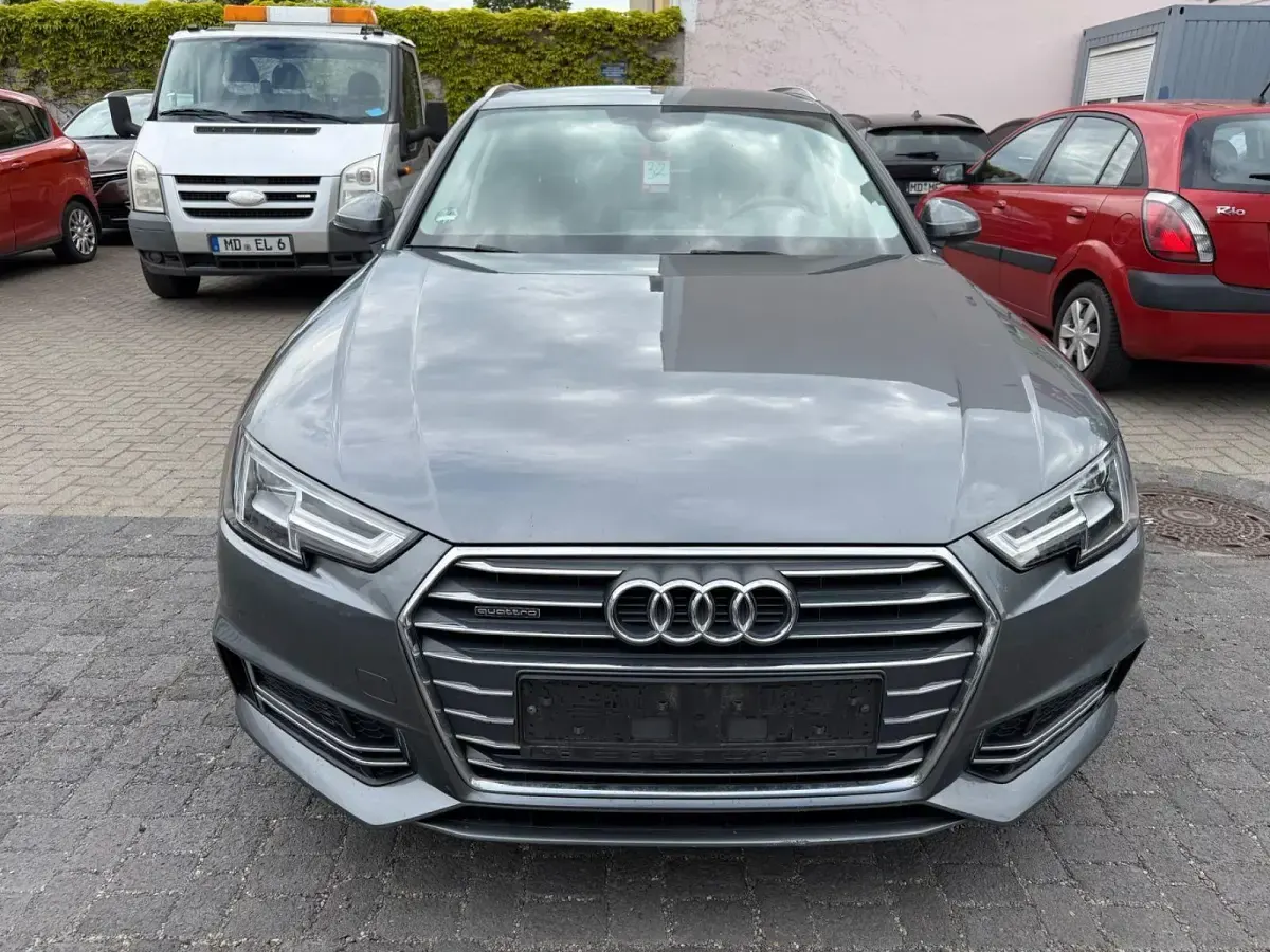 Używany Audi A4 S-Line 190 KM (139 kW) 2016 Szary Kombi