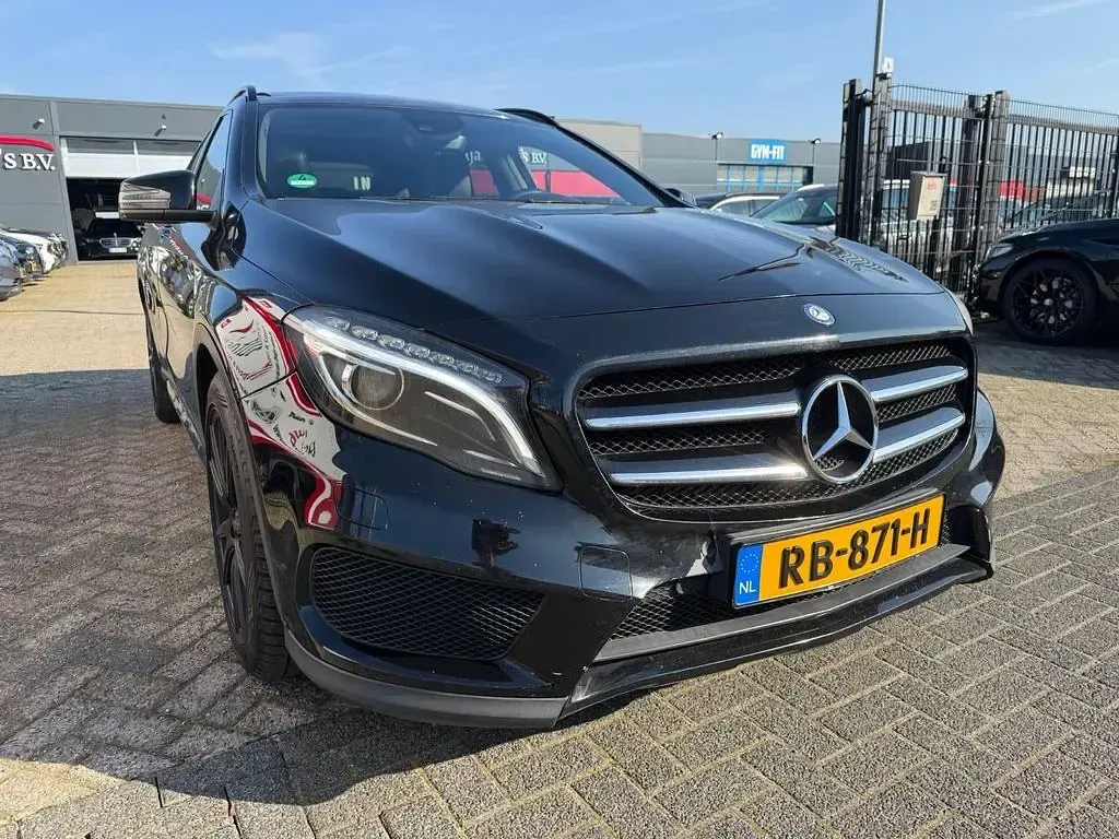 Gebraucht Mercedes GLA200 AMG 136 PS (100 kW) 2014 Schwarz SUV