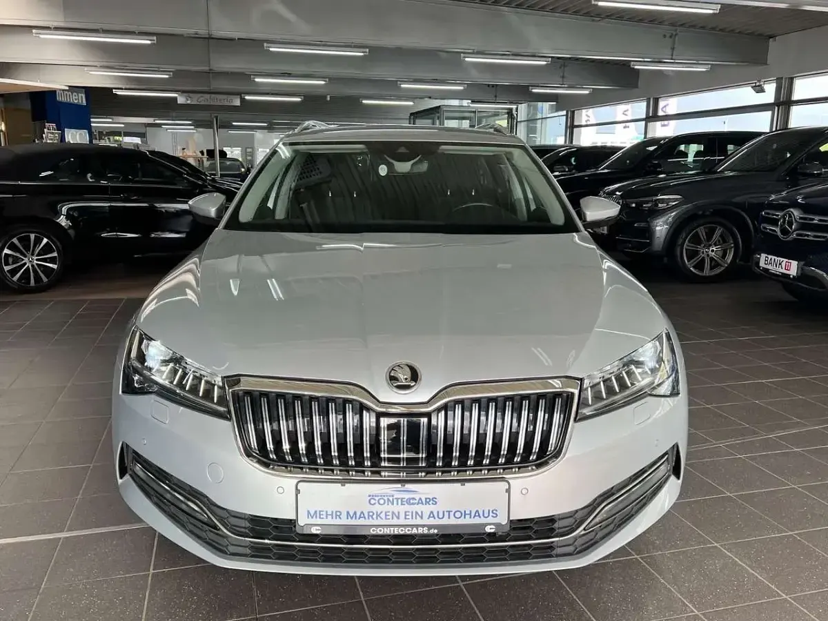 Gebraucht Skoda Superb Style 150 PS (110 kW) 2022 Brilliantsil Kombi