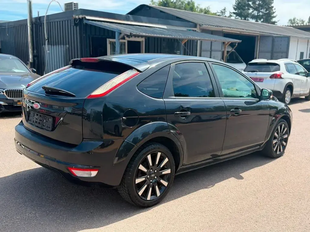 Gebraucht Ford Focus 116 PS (85 kW) 2009 Schwarz Limousine