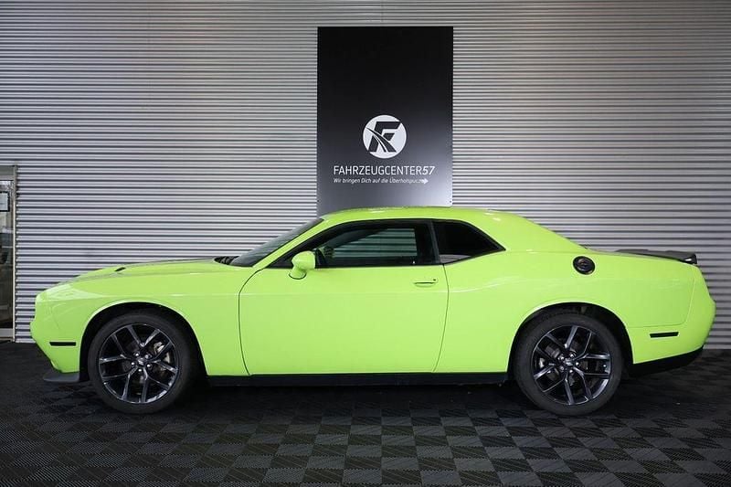 Gebraucht Dodge Challenger SXT 309 PS (227 kW) 2024 Grün Coupé