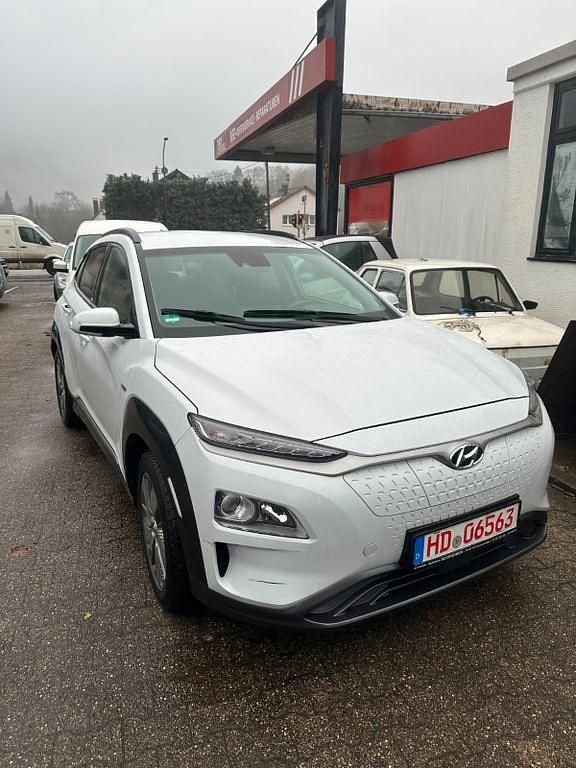 Weiß Gebraucht 2020 Hyundai Kona Advantage SUV | 14.000 € (Superpreis) - Bild 1/4