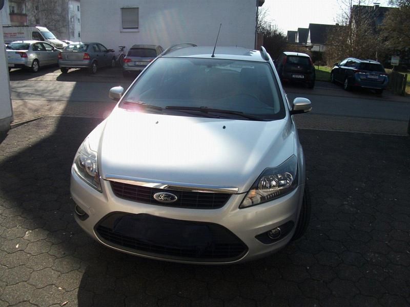 Gebraucht Ford Focus Sport 100 PS (73 kW) 2009 Silber Kombi