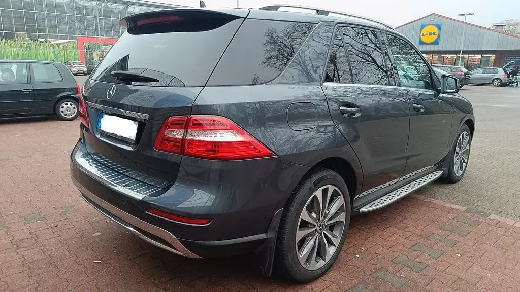 Gebraucht Mercedes ML350 258 PS (189 kW) 2015 Andere farben SUV