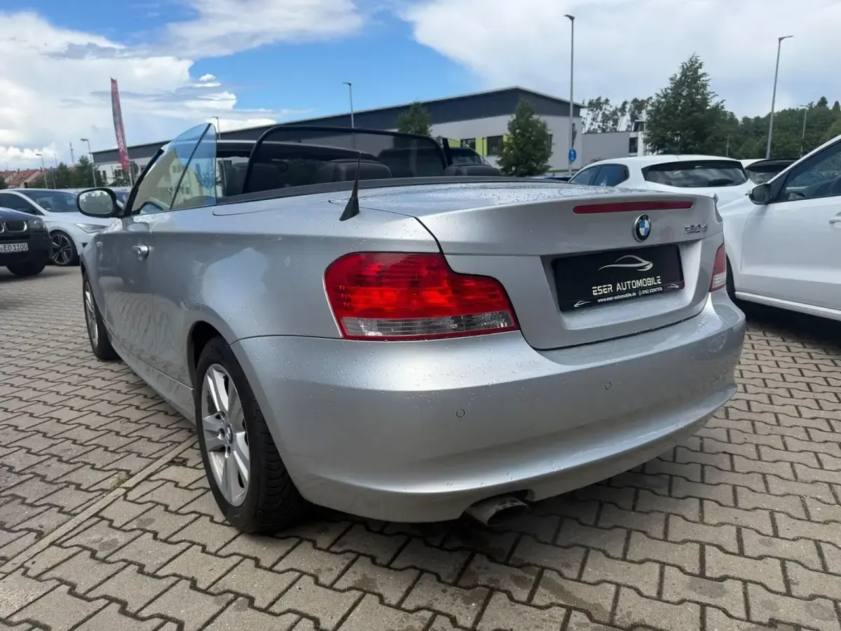 Gebraucht BMW 120 Cabriolet Sport Line 177 PS (130 kW) 2010 Silber Cabrio