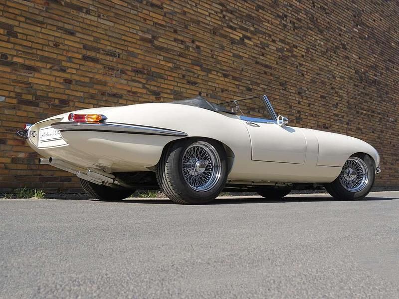 Gebraucht Jaguar E-Type 280 PS (205 kW) 1962 Weiß Cabrio