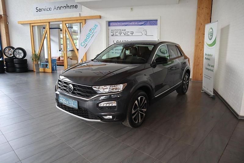 Grau Gebraucht 2021 VW T-Roc Style SUV | 22.490 € (Fairer Preis) - Bild 1/2