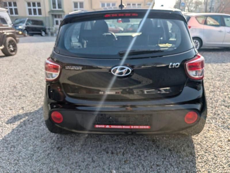 Gebraucht Hyundai i10 67 PS (49 kW) 2017 Schwarz Kleinwagen