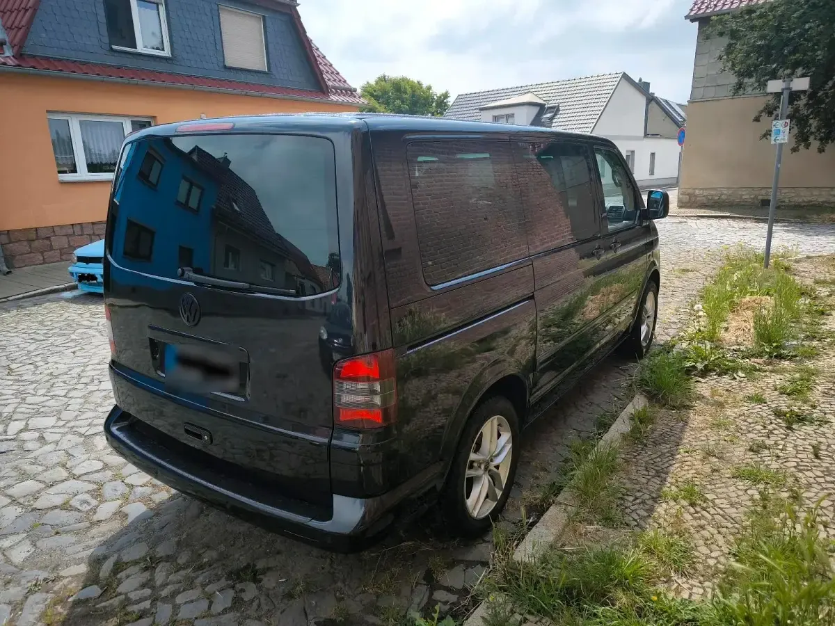 Gebraucht VW Multivan 174 PS (127 kW) 2005 Schwarz Van / Kleinbus