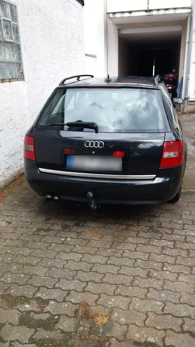 Gebraucht Audi A6 131 PS (96 kW) 2003 Schwarz Kombi