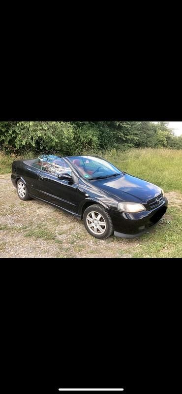 Schwarz Gebraucht 2002 Opel Astra Cabriolet Cabrio | 1.300 € (Guter Preis) - Bild 1/4