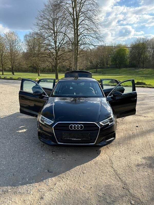 Schwarz Gebraucht 2018 Audi A3 Limousine | 14.999 € (Guter Preis) - Bild 1/4