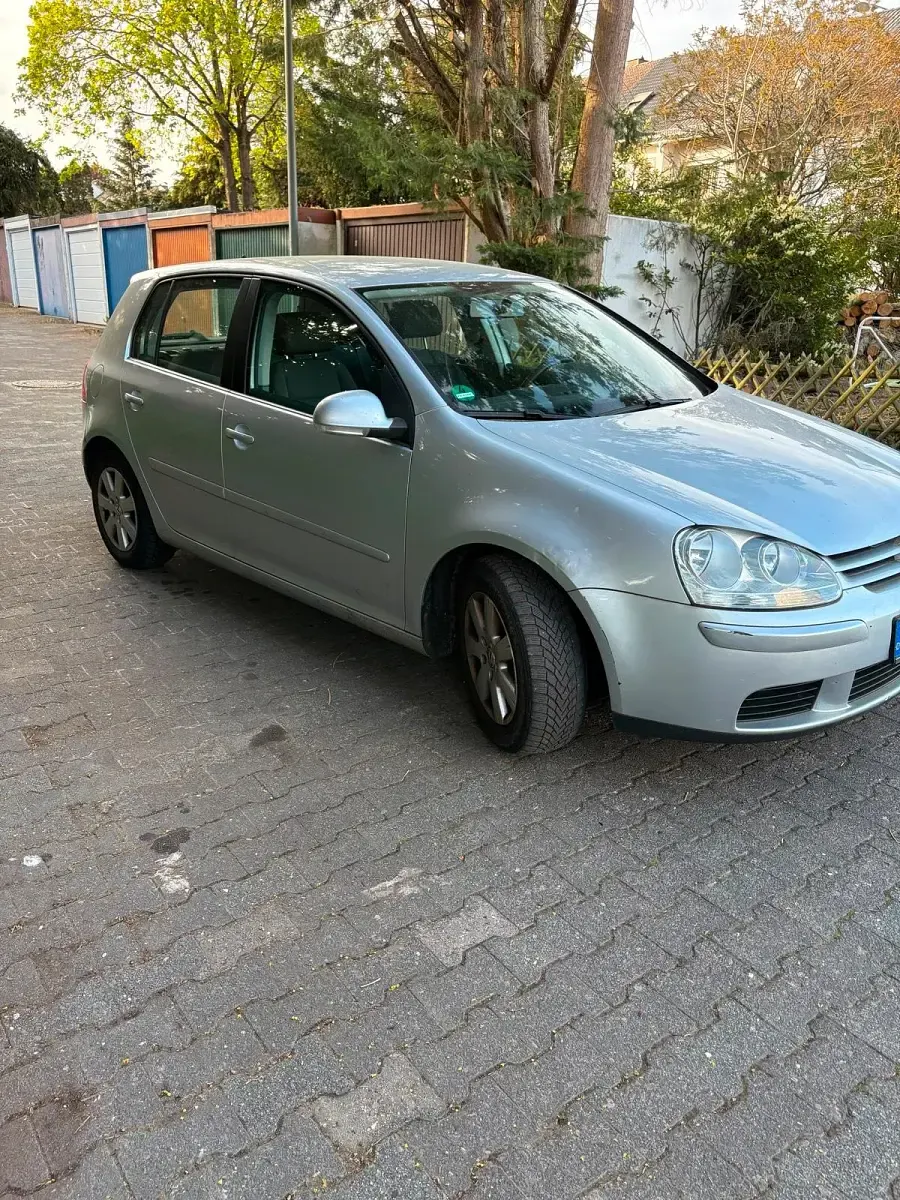 Gebraucht VW Golf IV 116 PS (85 kW) 2006 Silber Limousine