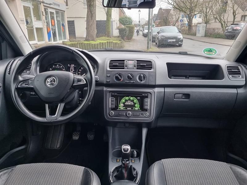 Gebraucht Skoda Fabia 69 PS (50 kW) 2014 Schwarz Limousine