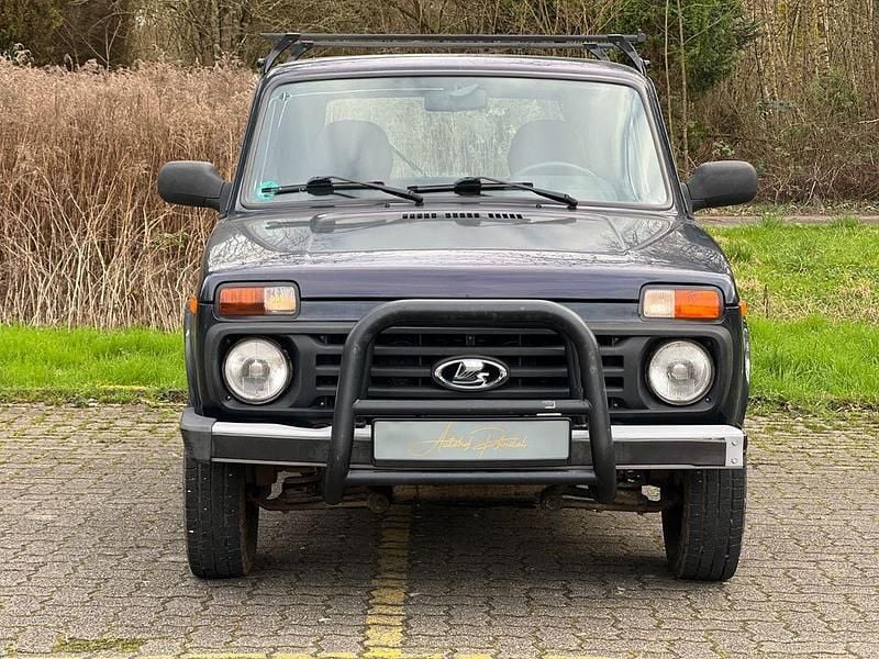 Gebraucht Lada Taiga 83 PS (61 kW) 2017 Grün SUV