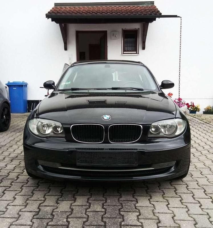 Schwarz Gebraucht 2007 BMW 118 Kleinwagen | 2.800 € (Guter Preis) - Bild 1/4