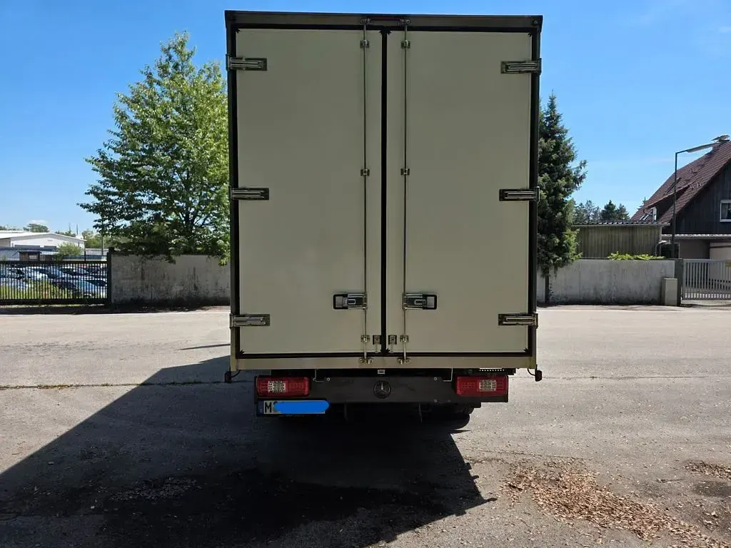 Gebraucht Mercedes Sprinter 190 PS (139 kW) 2023 Grau Van
