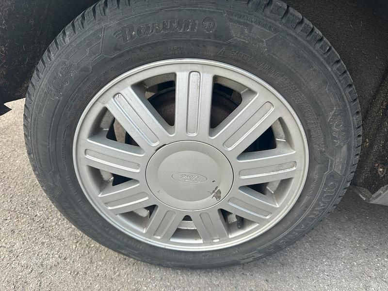 Usata Ford Fiesta 80 CV (58 kW) 2002 Grigio Utilitaria