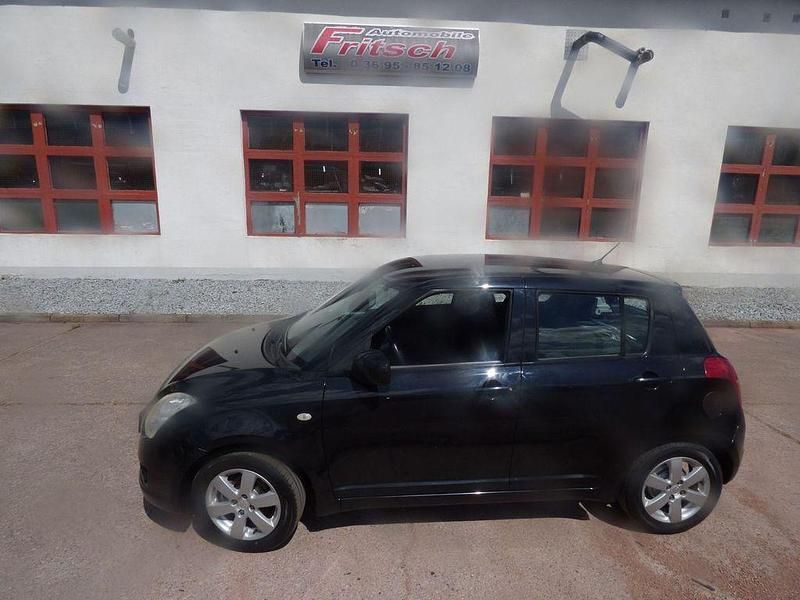 Schwarz Gebraucht 2008 Suzuki Swift Snow Limousine | 3.900 € (Fairer Preis) - Bild 1/4