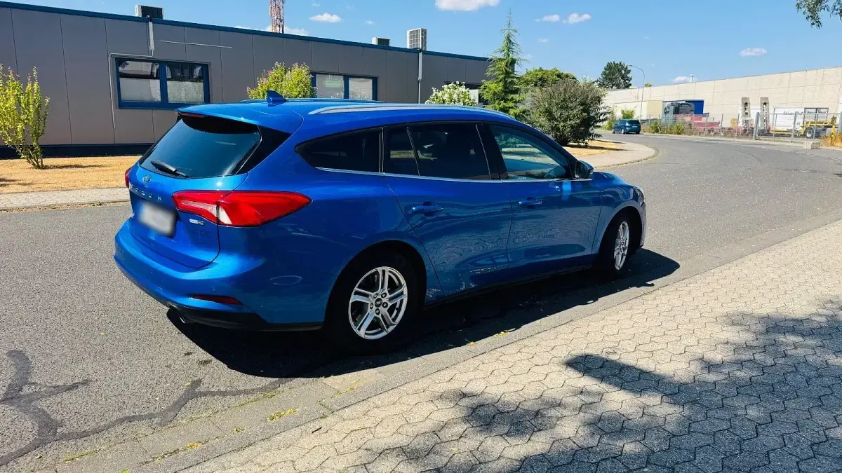Gebraucht Ford Focus 125 PS (91 kW) 2021 Blau Limousine