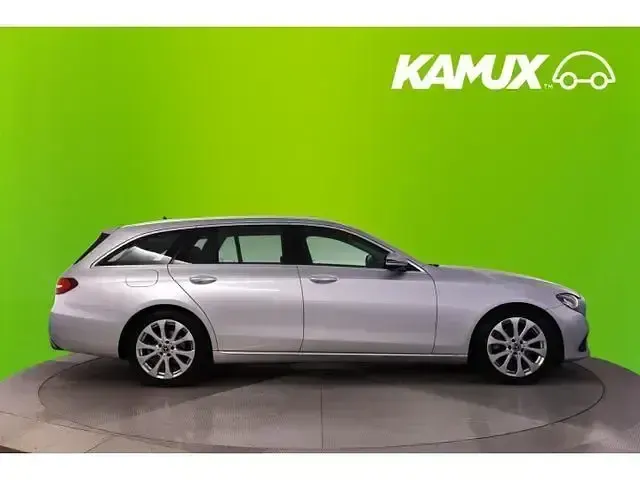 Gebraucht Mercedes E220 Avantgarde 194 PS (142 kW) 2018 Iridiumsilber Kombi