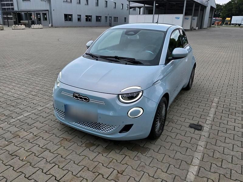 Blau Gebraucht 2022 Fiat 500e Icon Kleinwagen | 15.990 € (Guter Preis) - Bild 1/4