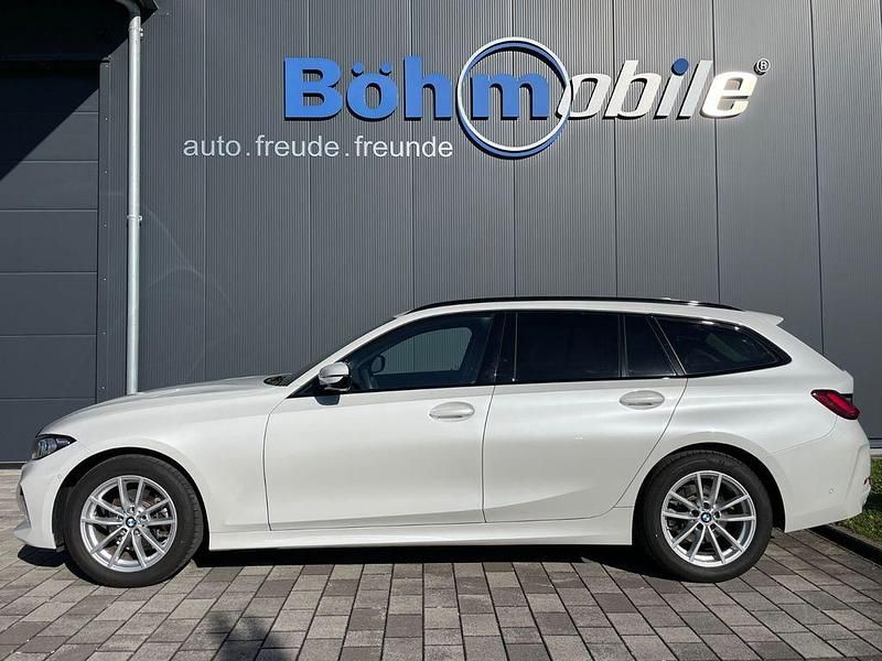 Weiß Gebraucht 2024 BMW 318 Limousine | 33.980 € (Fairer Preis) - Bild 1/4