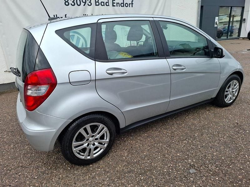 Gebraucht Mercedes A180 109 PS (80 kW) 2009 Silber Kleinwagen