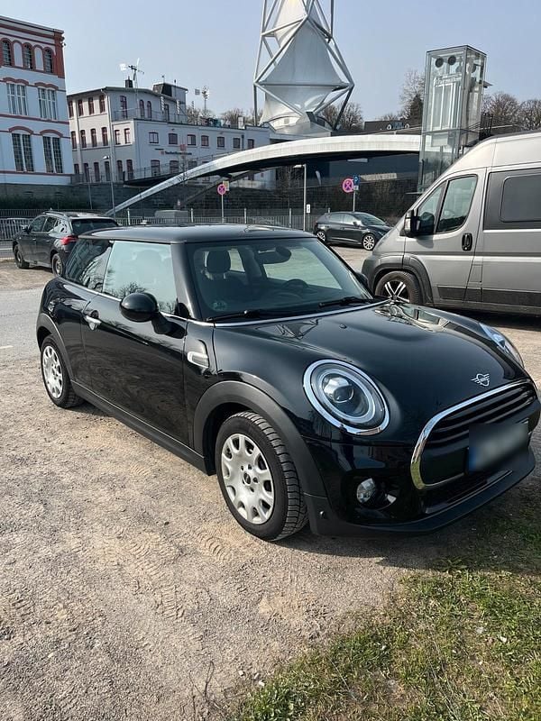 Second-hand Mini ONE 102 CP (75 kW) 2019 Negru Hatchback