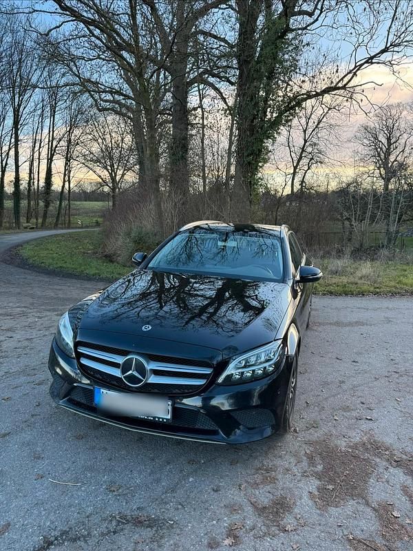 Schwarz Gebraucht 2020 Mercedes C220 Avantgarde Kombi | 17.000 € (Fairer Preis) - Bild 1/4