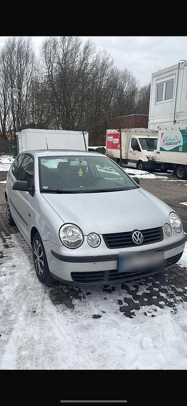 Gebraucht VW Polo Basis 54 PS (39 kW) 2003 Silber Limousine
