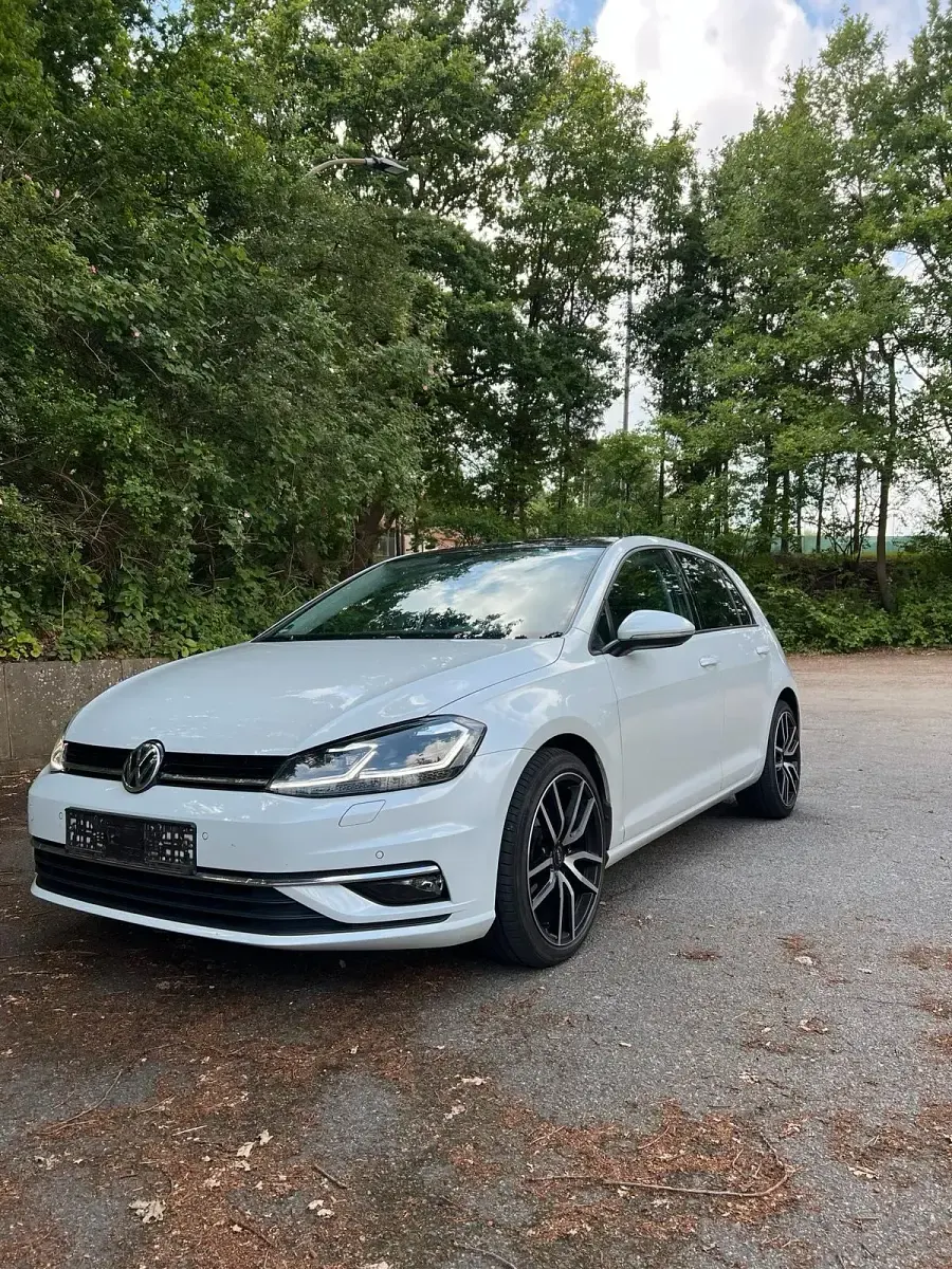 Gebraucht VW Golf VII Highline 150 PS (110 kW) 2018 Weiß Limousine