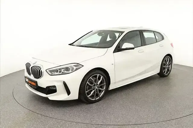 Gebraucht BMW 120 M Sport 178 PS (130 kW) 2023 Weiß Limousine