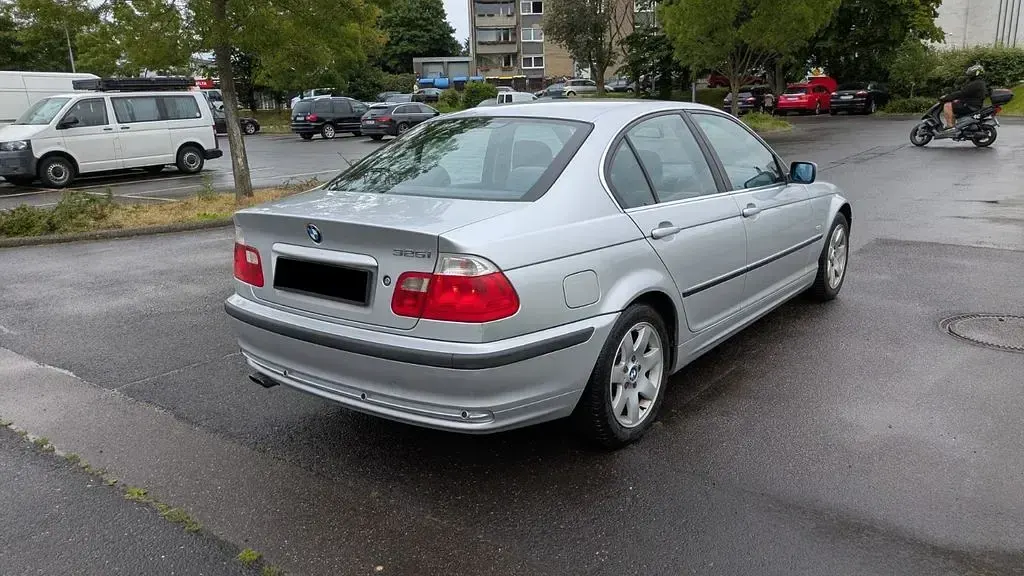 Gebraucht BMW 325 192 PS (141 kW) 2001 Silber Limousine