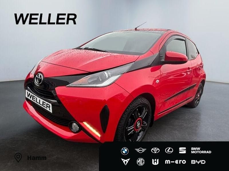 Rot Gebraucht 2014 Toyota Aygo X-wave Kleinwagen | 8.280 € (Fairer Preis) - Bild 1/3
