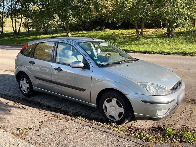 Gebraucht Ford Focus 75 PS (55 kW) 2002 Braun Kleinwagen